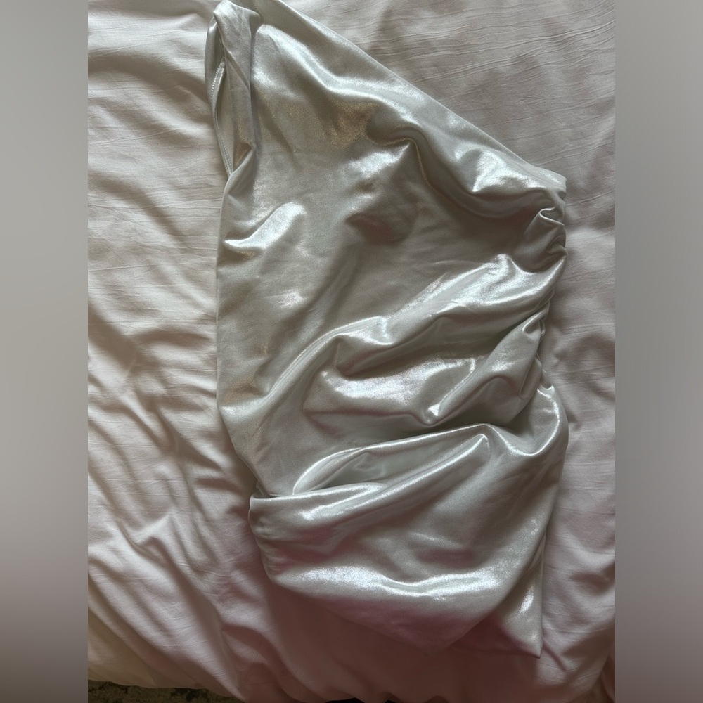Off the shoulder silver H&M top.